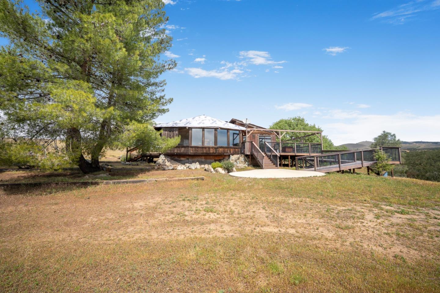 30625 Stonewall Canyon Road Soledad, CA 93960 - Photo 18 of 34 a view of a house with a yard