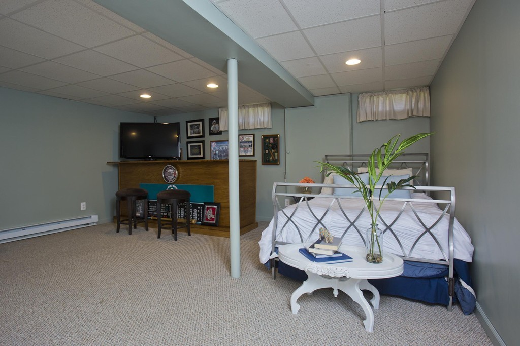 168 West Allen Ridge Road Springfield, MA 01118 - Photo 17 of 24 a view of a dining room with furniture