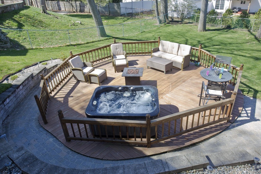 168 West Allen Ridge Road Springfield, MA 01118 - Photo 19 of 24 a view of a chairs and table in the patio