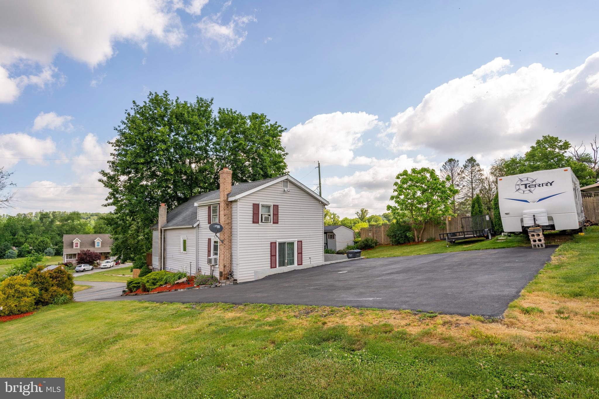 1247 Amosite Road Bainbridge, PA 17502 - Photo 14 of 34 Gallery Image 14