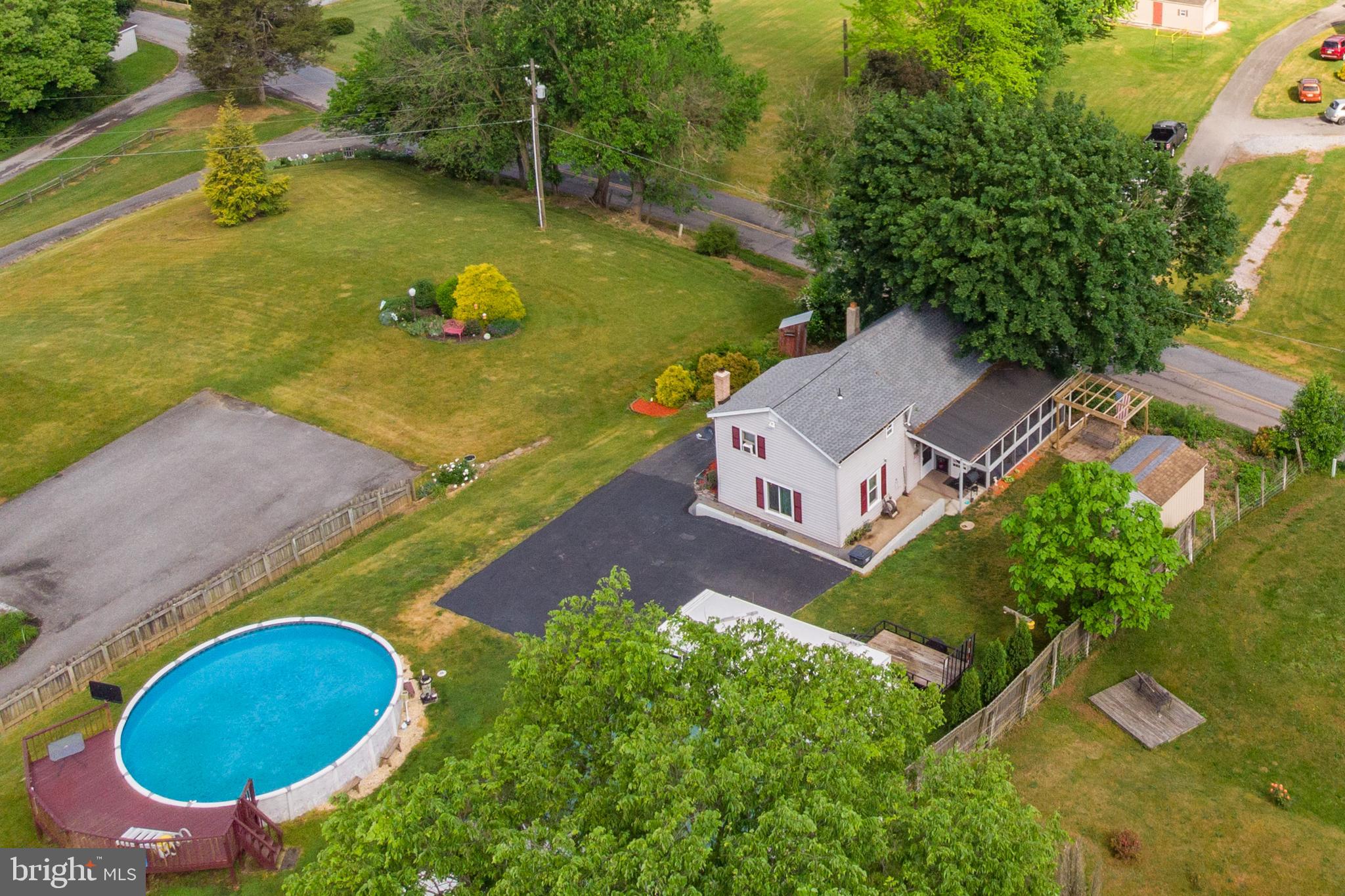 1247 Amosite Road Bainbridge, PA 17502 - Photo 5 of 34 Gallery Image 5