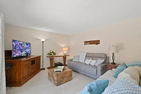 $3,950 | 3900 Southeast County Line Road, Unit 22A, Jupiter, FL 33469