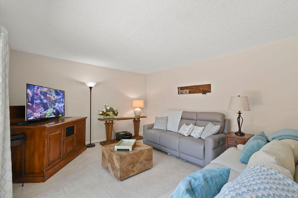 3900 Southeast County Line Road, Unit 22A Jupiter, FL 33469 - Photo 12 of 50 3900CountyLineRd#22A_17