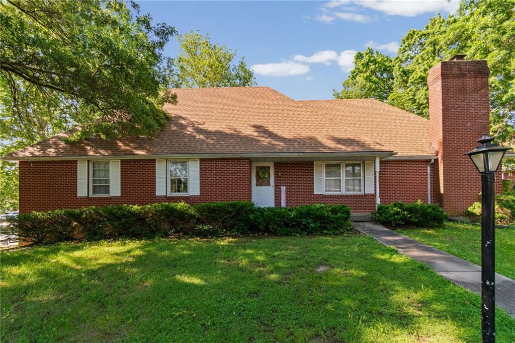 211 Rothrock Avenue Richmond, MO 64085 - Photo 1 of 32
