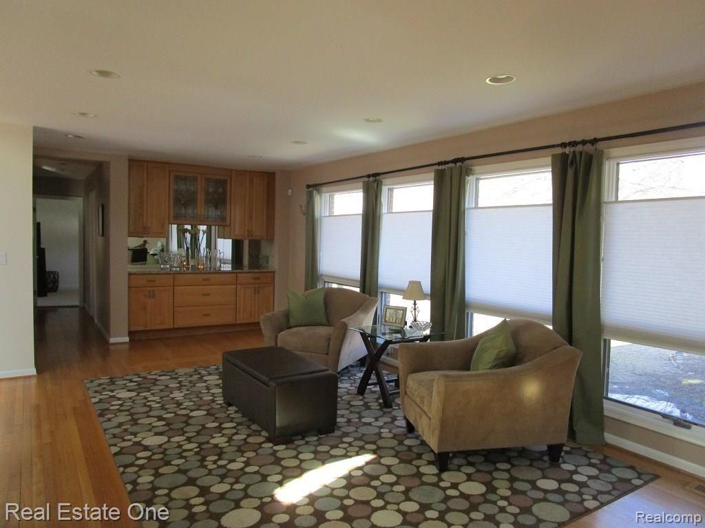 33315 Raphael Road Farmington, MI 48336 - Photo 18 of 47 IMG_4836.JPG