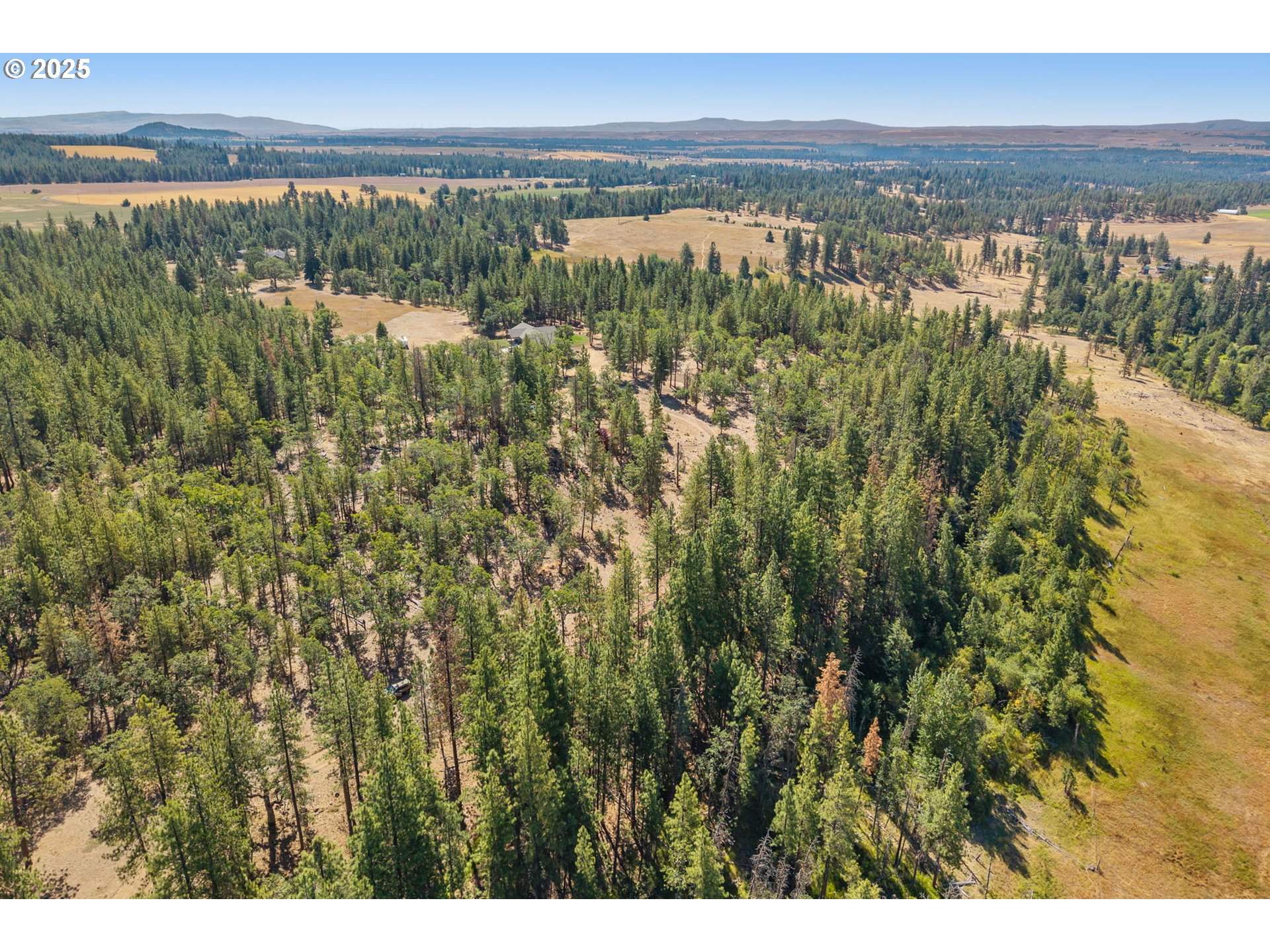 Wilderness Loop Goldendale, WA 98620 - Photo 23 of 31 a view of lake and mountain