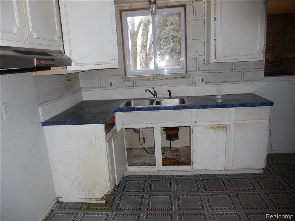 4166 Middlebelt Road Inkster, MI 48141 - Photo 8 of 15 KIT2.JPG