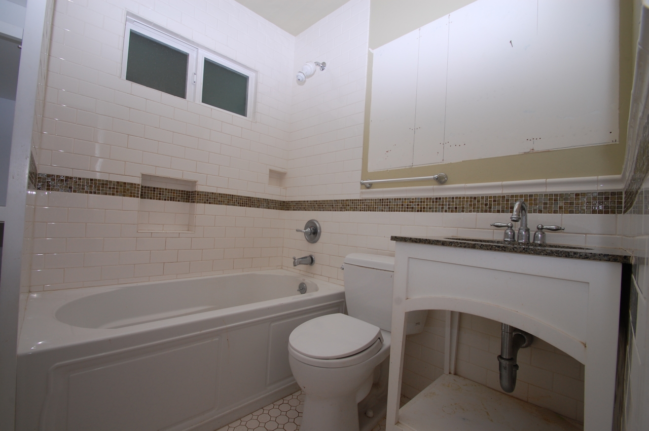 864 Cheltenham Road Santa Barbara, CA 93105 - Photo 7 of 8 Bathroom