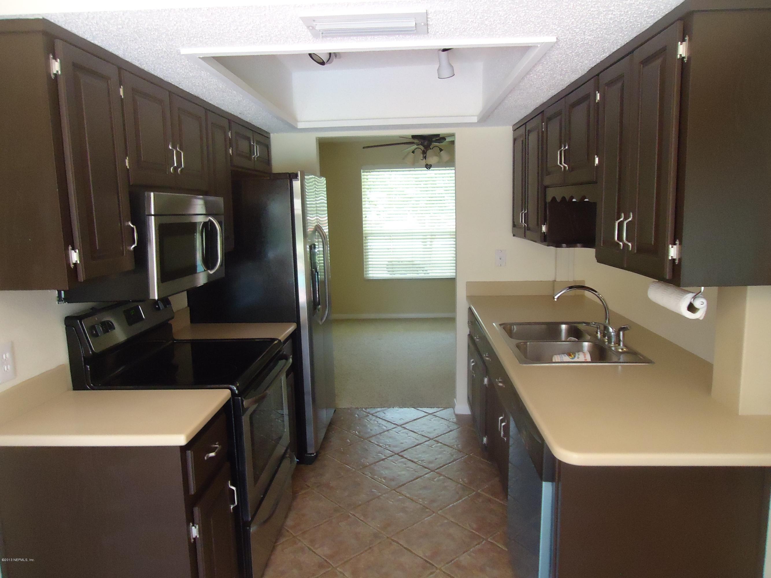 408 Raggedy Point Court Fleming Island, FL 32003 - Photo 4 of 14 Kitchen