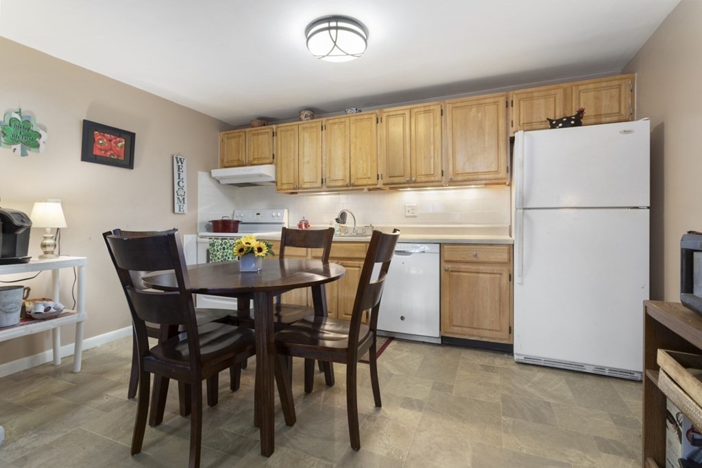 96 Richardson Road, Unit A8 Chelmsford, MA 01863 - Photo 10 of 28