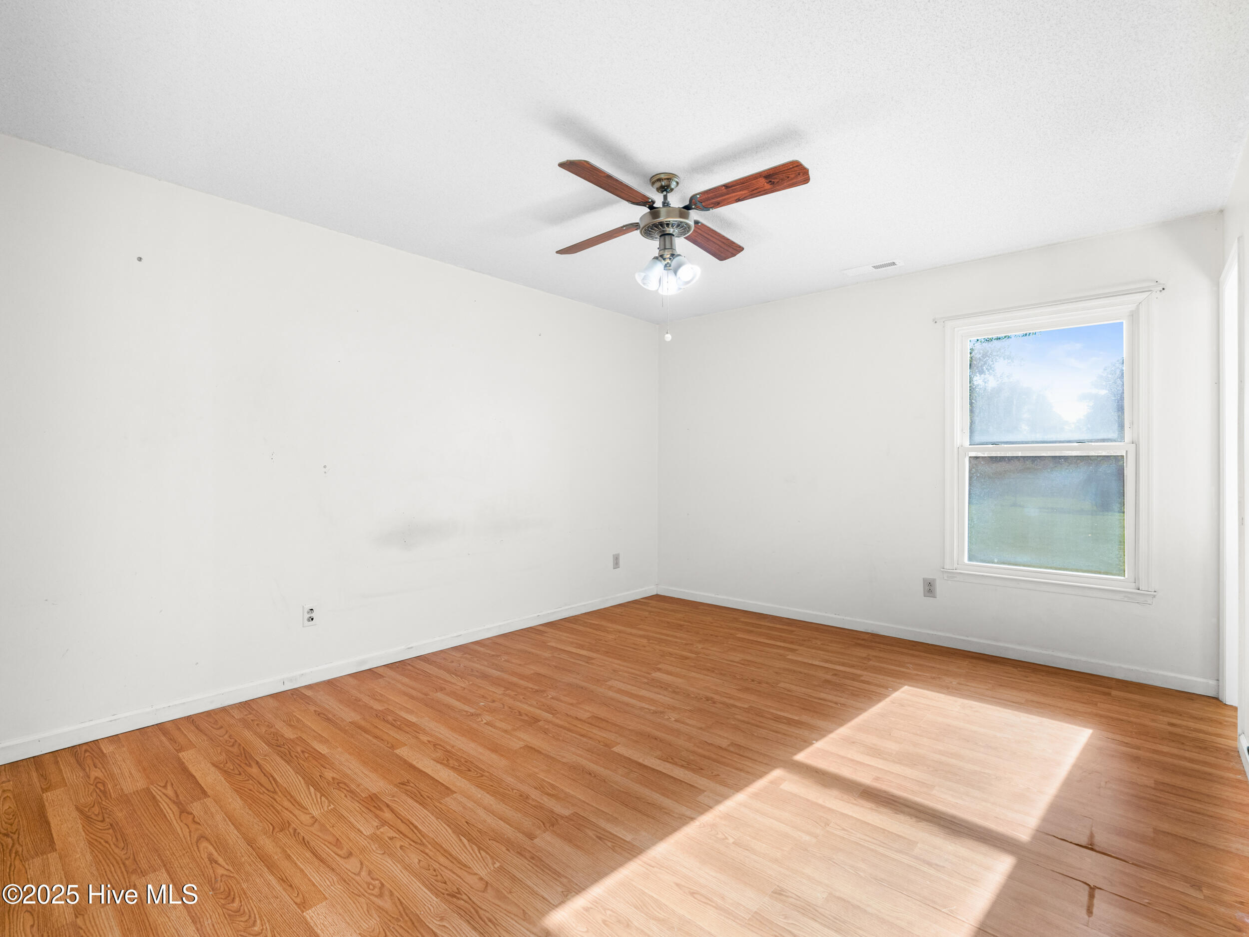 514 East Springhill Terrace Jacksonville, NC 28546 - Photo 16 of 28 025a0327