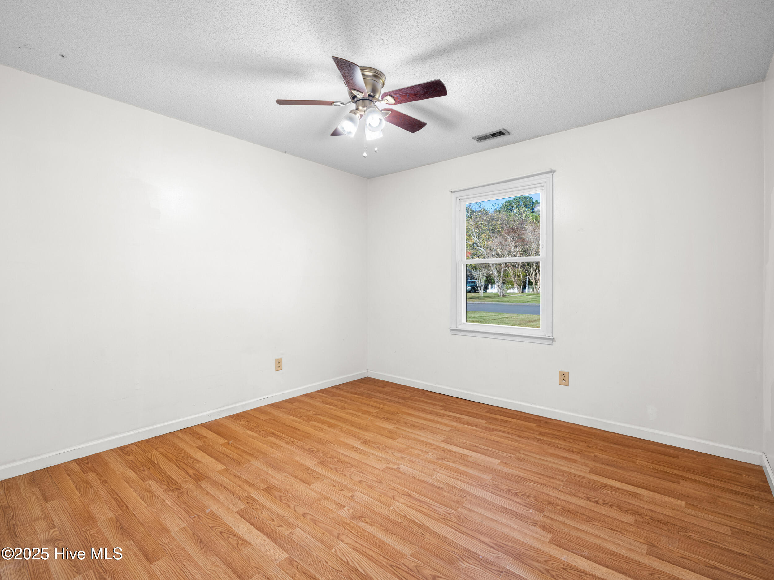 514 East Springhill Terrace Jacksonville, NC 28546 - Photo 21 of 28 025a0343