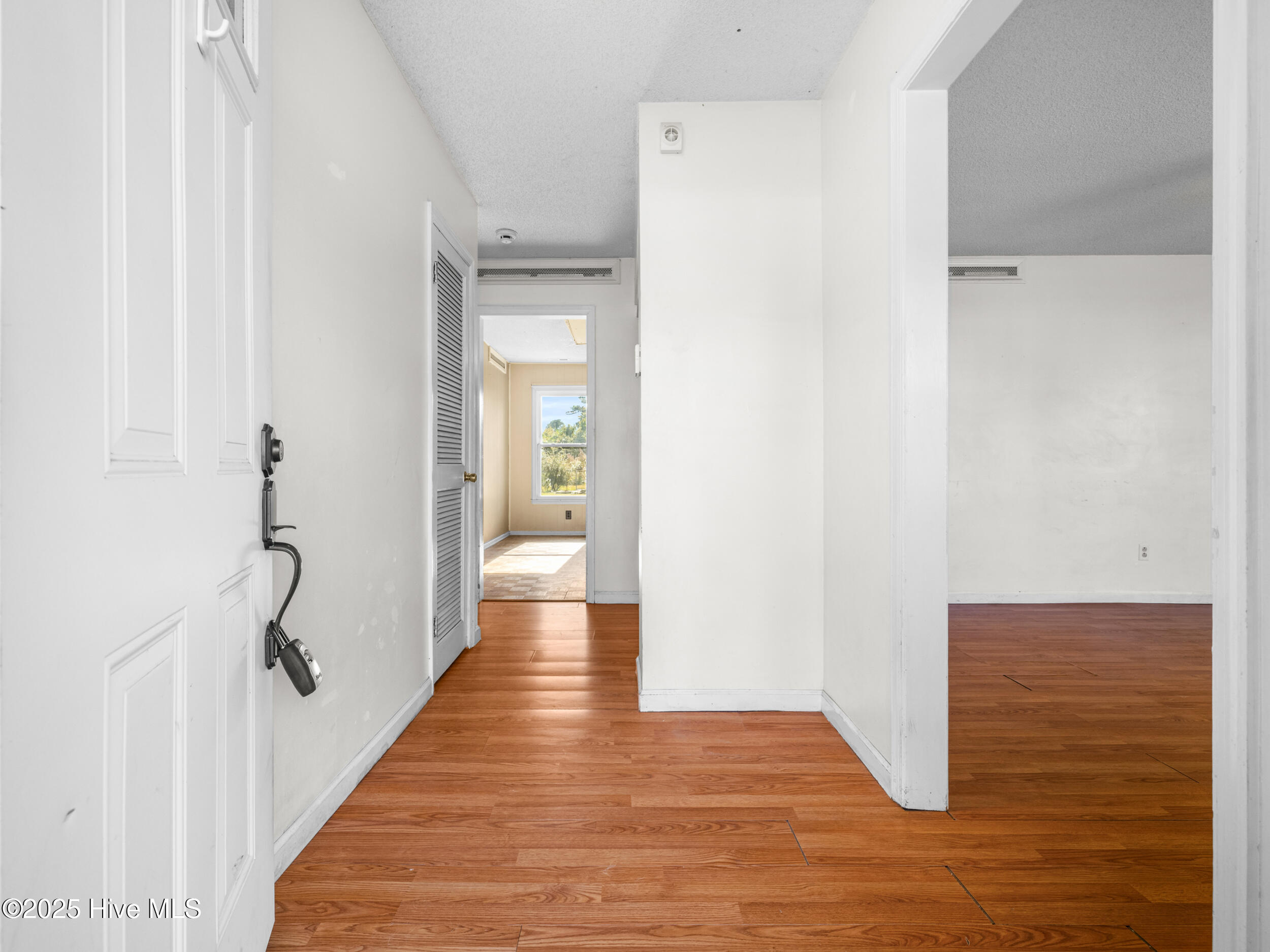 514 East Springhill Terrace Jacksonville, NC 28546 - Photo 4 of 28 025a0286