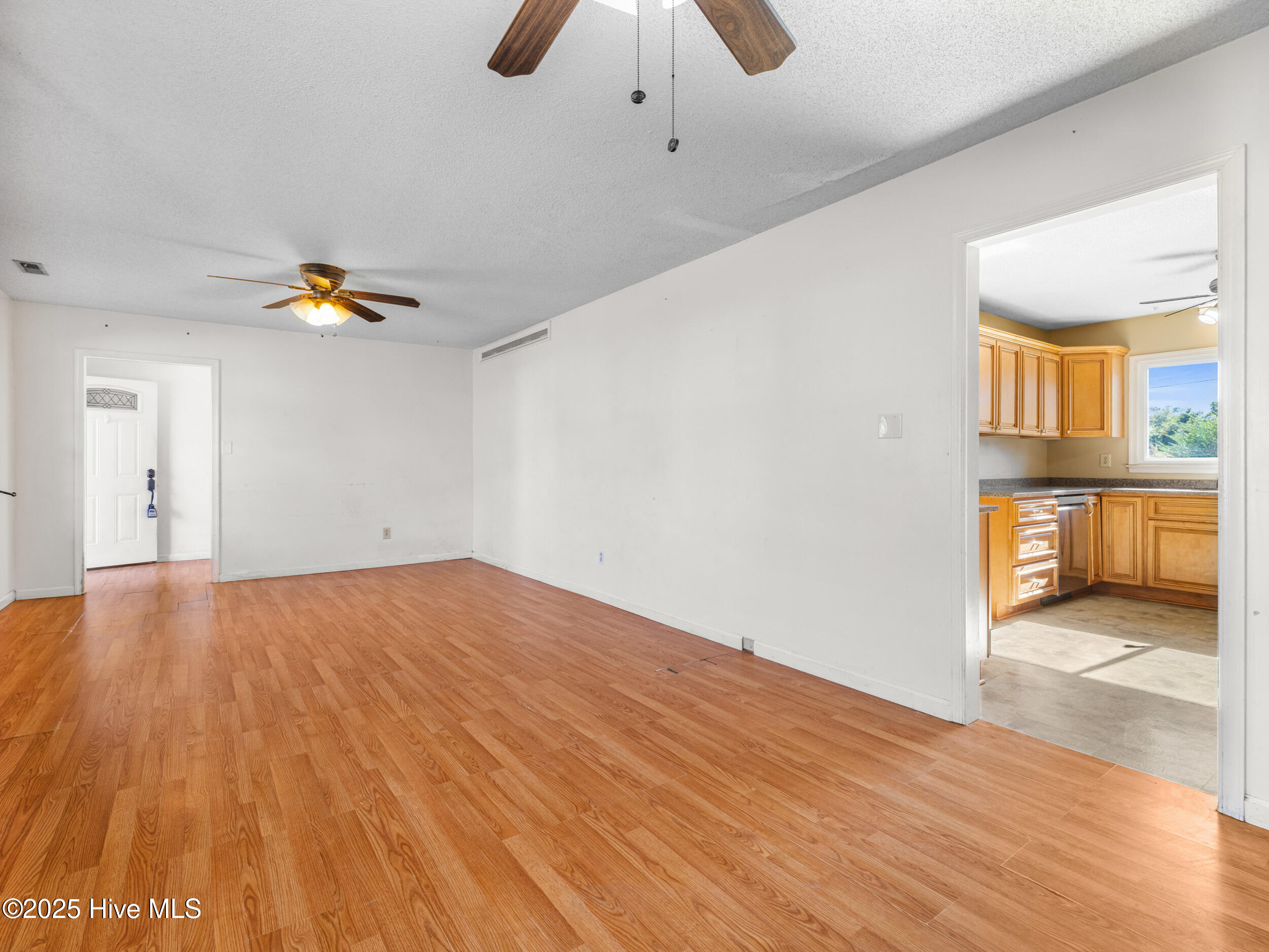 514 East Springhill Terrace Jacksonville, NC 28546 - Photo 7 of 28 025a0295