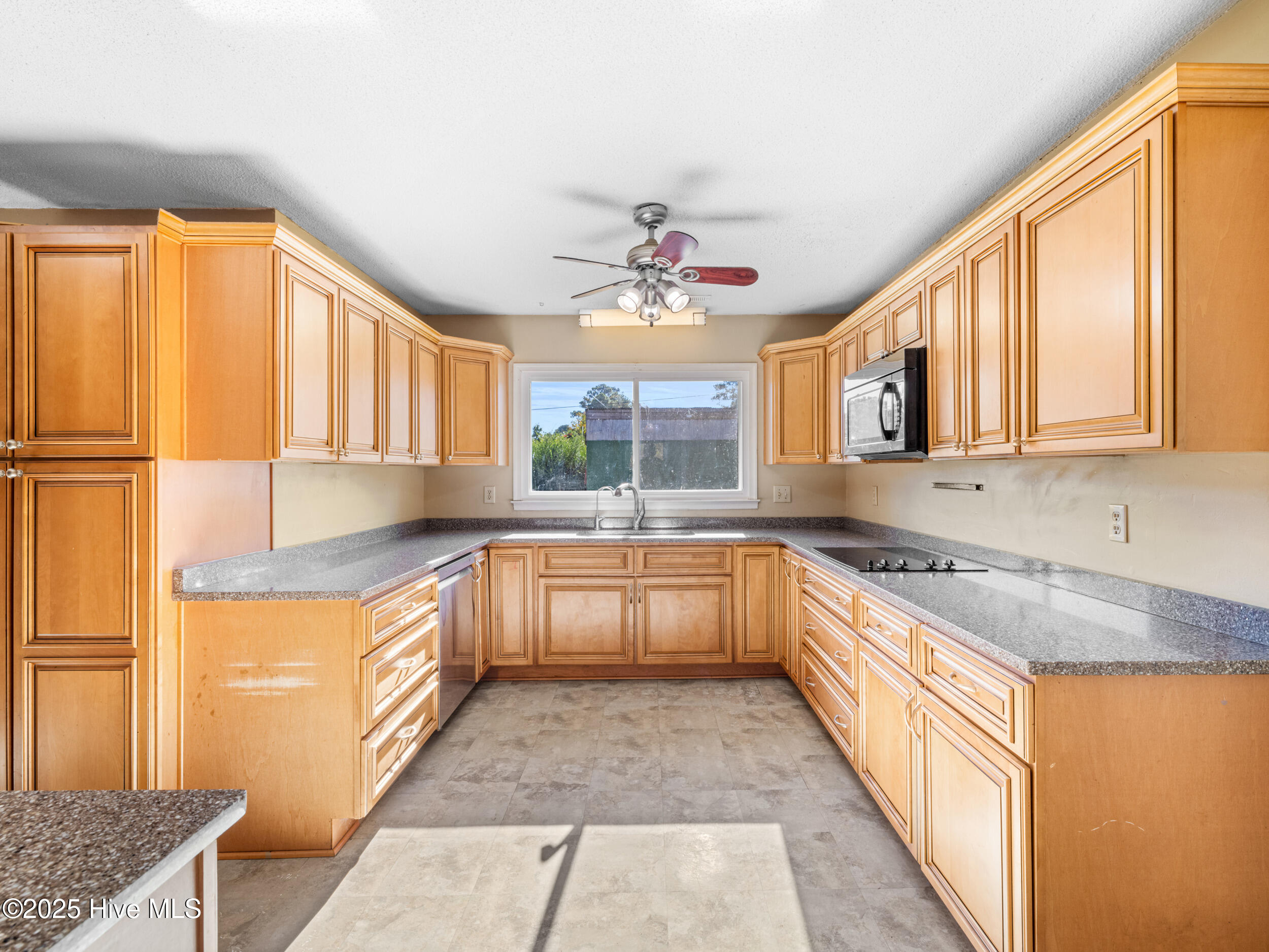 514 East Springhill Terrace Jacksonville, NC 28546 - Photo 8 of 28 025a0298