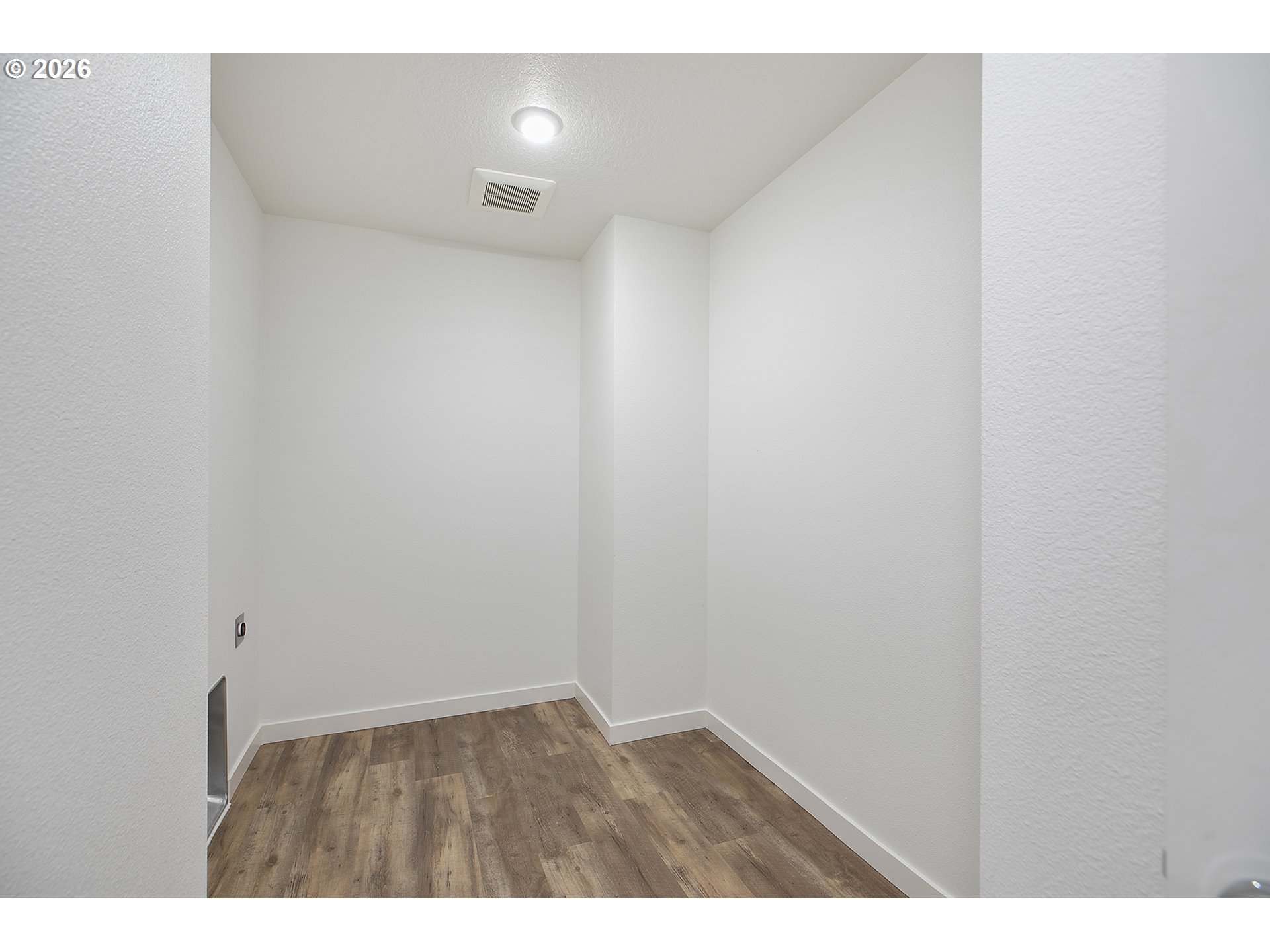 995 Southeast Olive Way Estacada, OR 97023 - Photo 23 of 28 Laundry