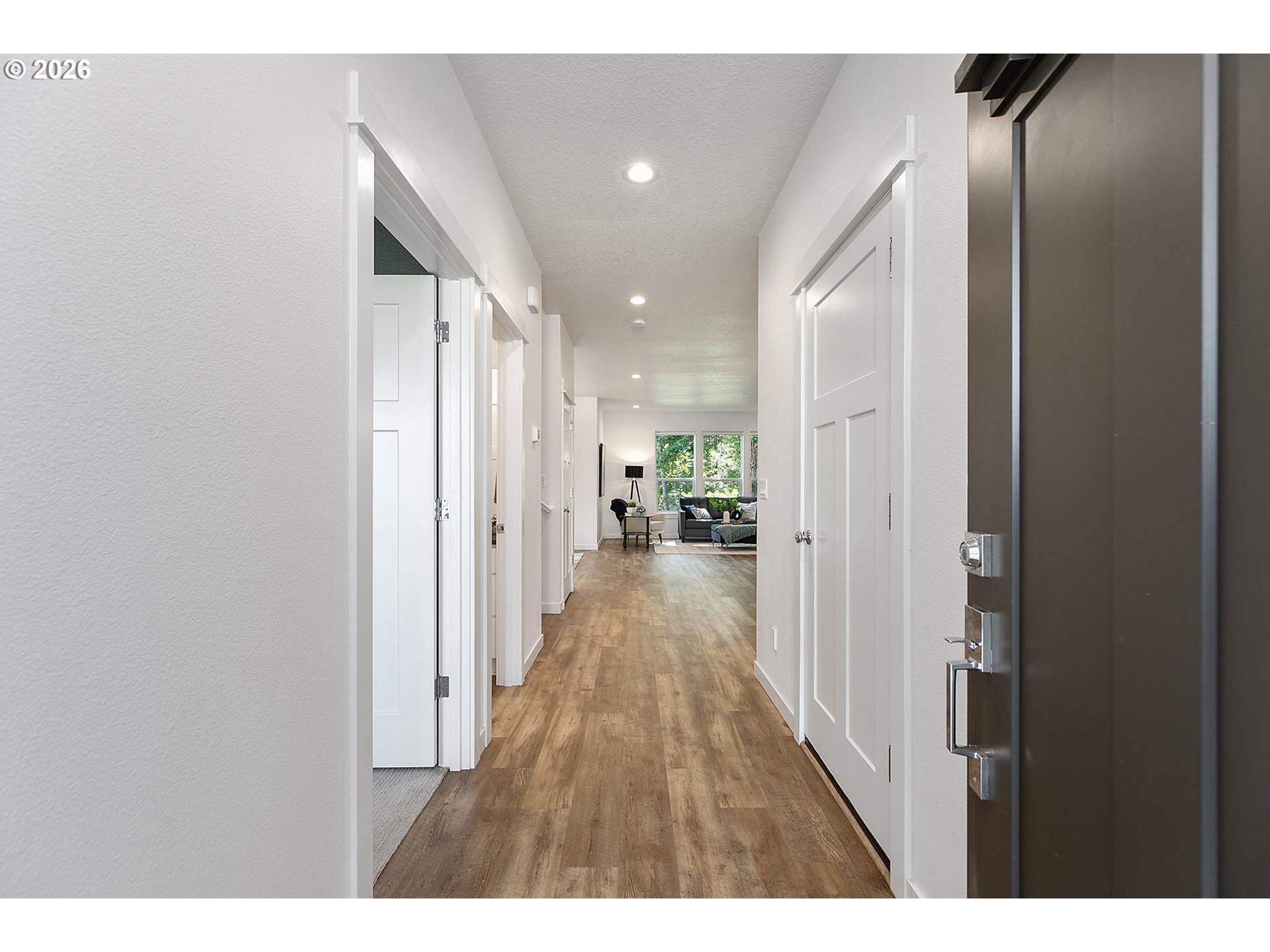 995 Southeast Olive Way Estacada, OR 97023 - Photo 3 of 28 Entrance/Foyer