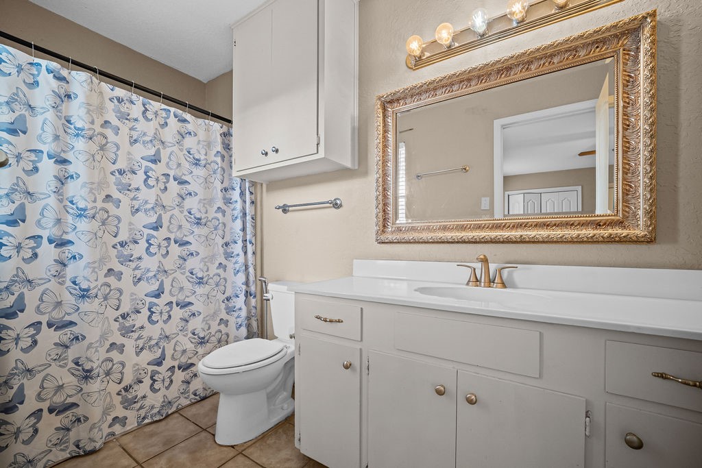 7345 Windy Ridge Drive Corpus Christi, TX 78413 - Photo 17 of 28 Primary Bathroom