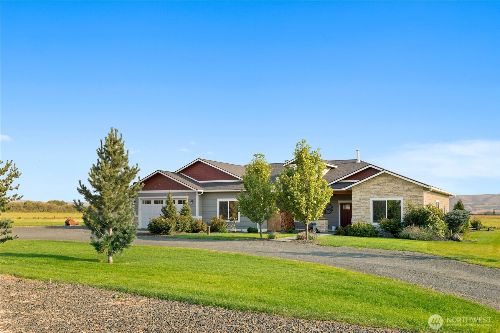 583 Rein Road Ellensburg, WA 98926 - Photo 2 of 40 a front view of house with yard and green space