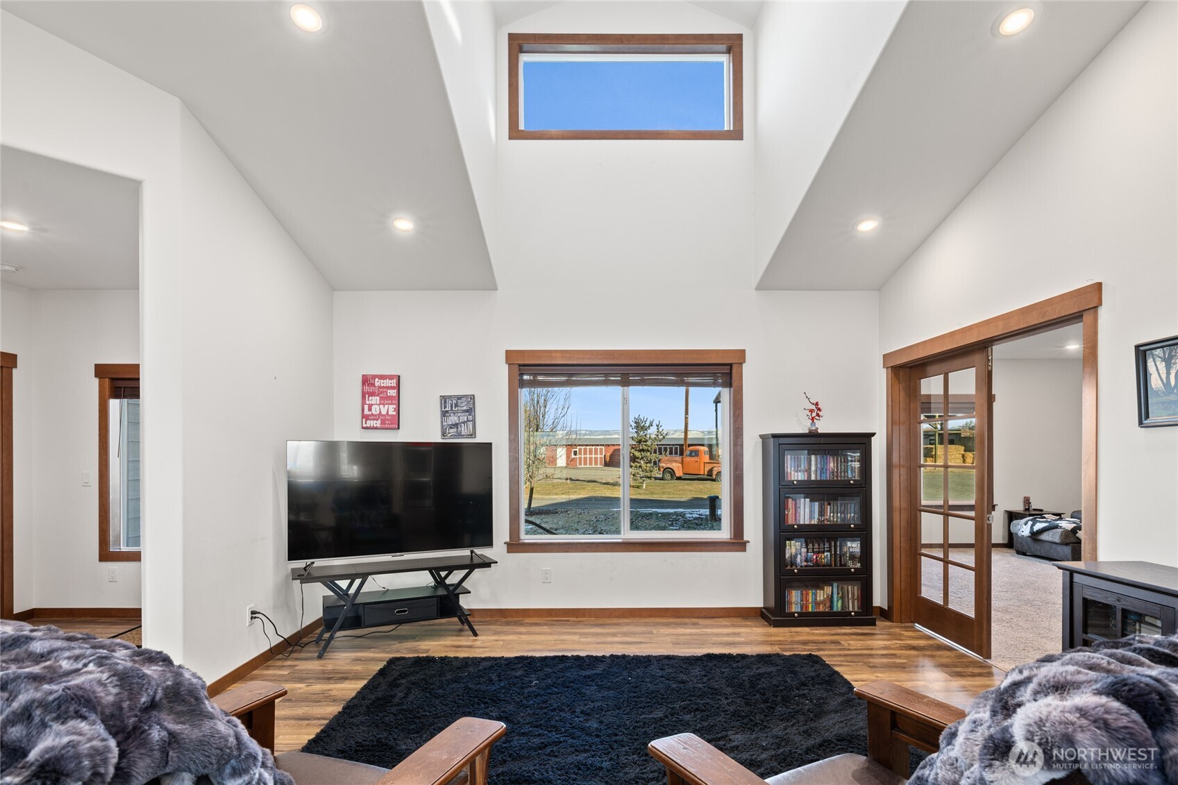 583 Rein Road Ellensburg, WA 98926 - Photo 8 of 40 a living room with furniture and a flat screen tv
