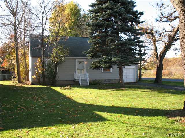 27 Innes Road West Seneca, NY 14224 - Photo 1 of 1 Exterior Front
