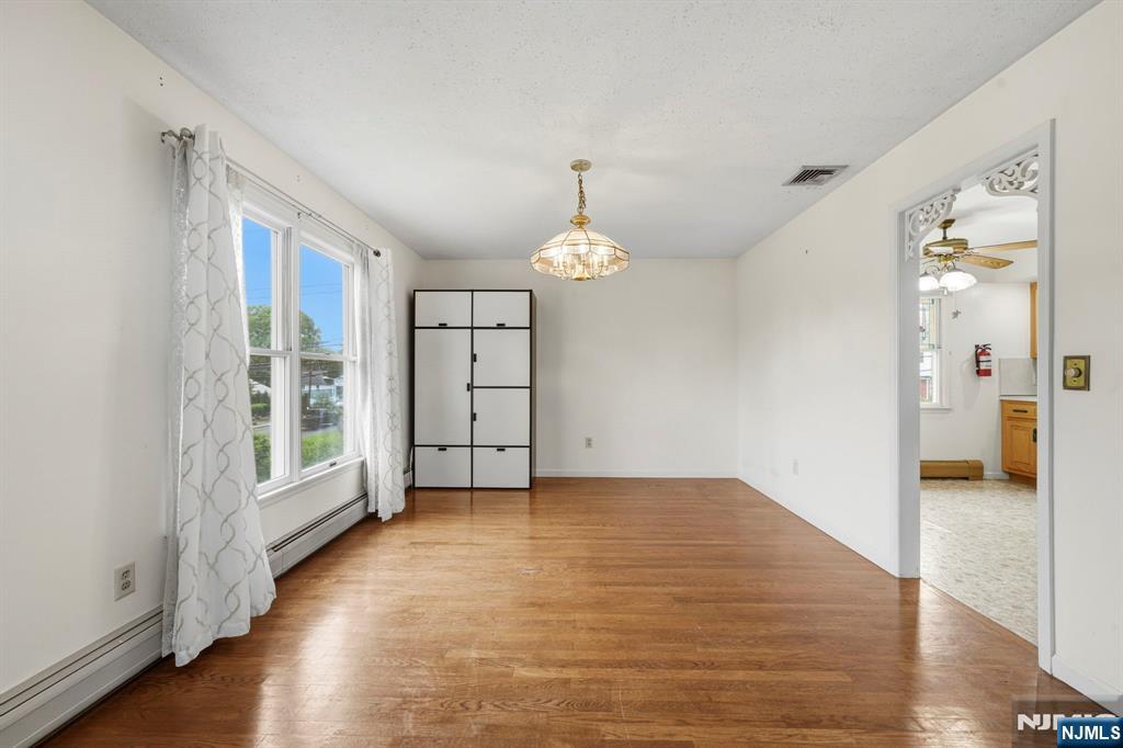 433 Tappan Road Northvale, NJ 07647 - Photo 11 of 39