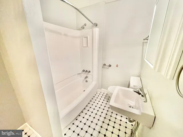 $1,095 | 53 South Main Street, Unit 2, Chambersburg, PA 17201