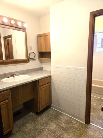 $334,900 | 1605 Woodland Drive, Bloomington, IN 47408