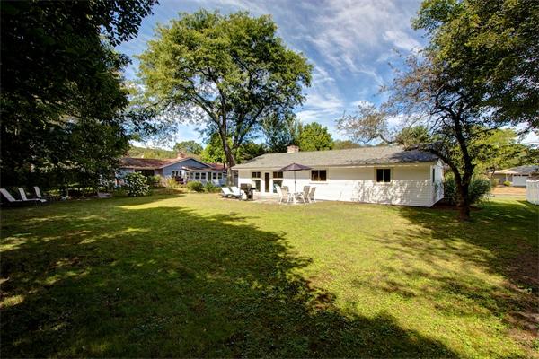 18 Ridgefield Drive Framingham, MA 01701 - Photo 4 of 27