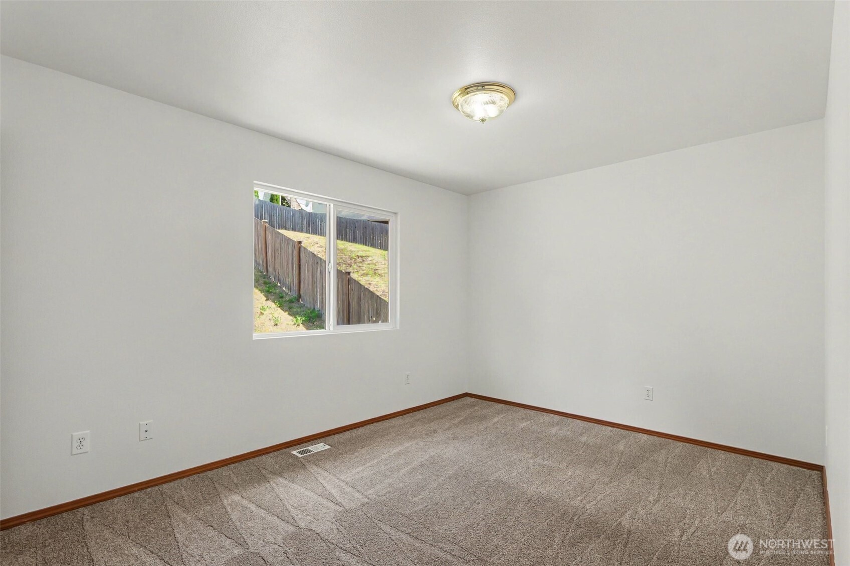 18663 Rainier View Road Southeast Monroe, WA 98272 - Photo 15 of 33