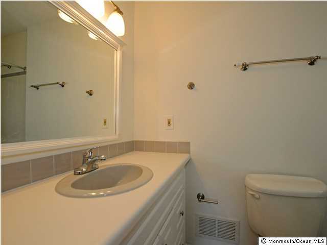 24 Chaucer Road Manalapan, NJ 07726 - Photo 11 of 17 Additional Photo