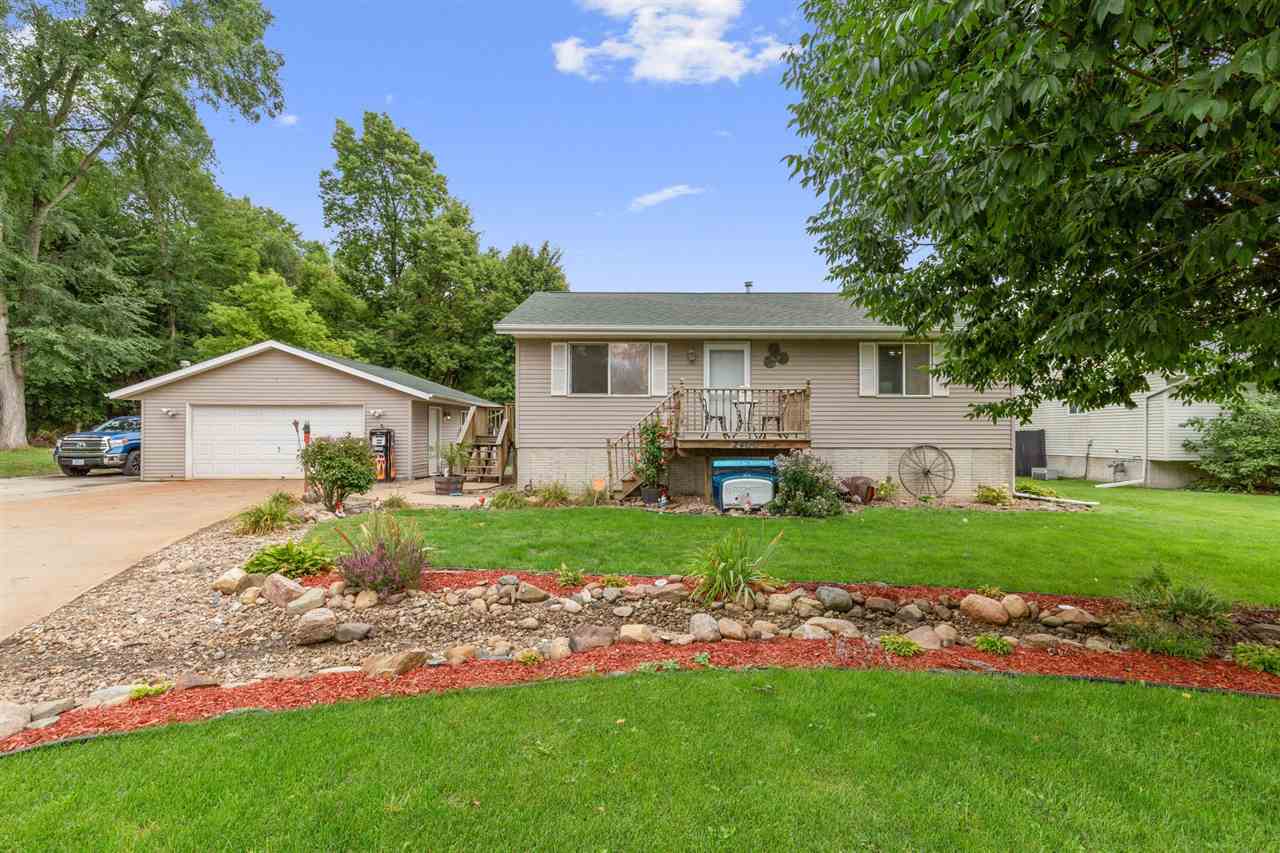 2400 Stewart Road Southeast Cedar Rapids, IA 52403 - Photo 2 of 20 Gallery Image 2
