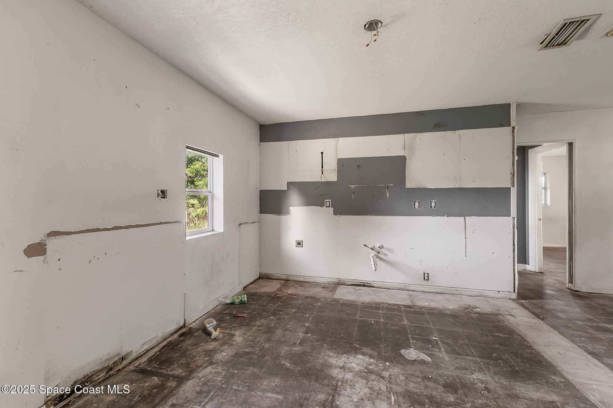 2288 Post Road Melbourne, FL 32935 - Photo 16 of 45 20250811 2288 Post Rd Melbbourne CAULFIE