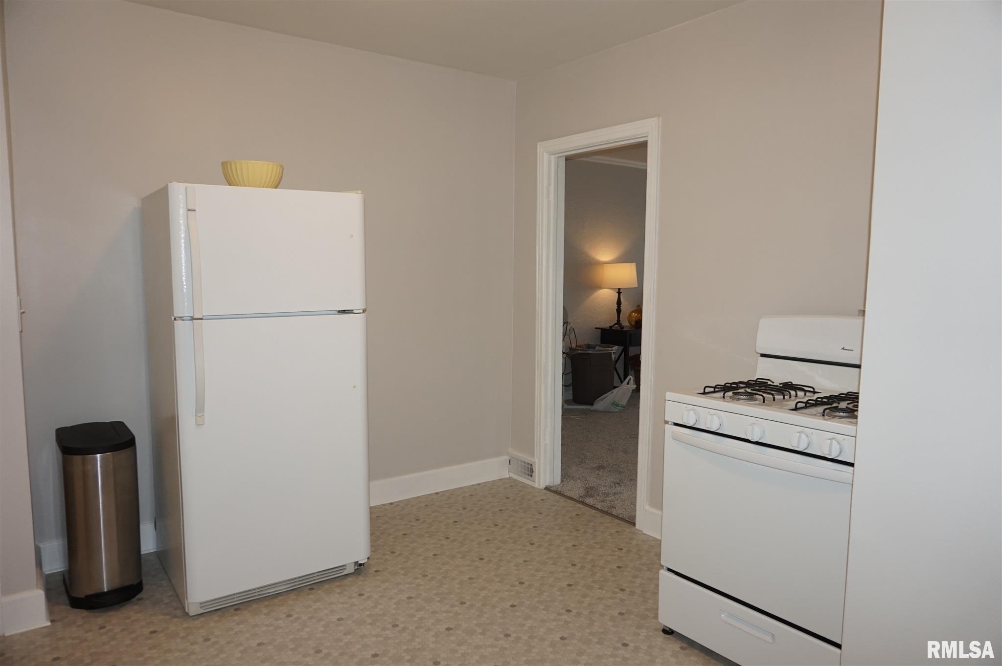 704 Springfield Road East Peoria, IL 61611 - Photo 12 of 41 Gallery Image 12