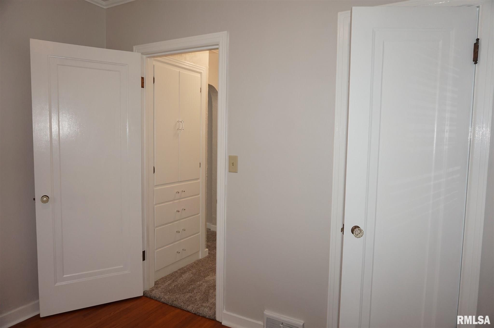 704 Springfield Road East Peoria, IL 61611 - Photo 16 of 41 Gallery Image 16
