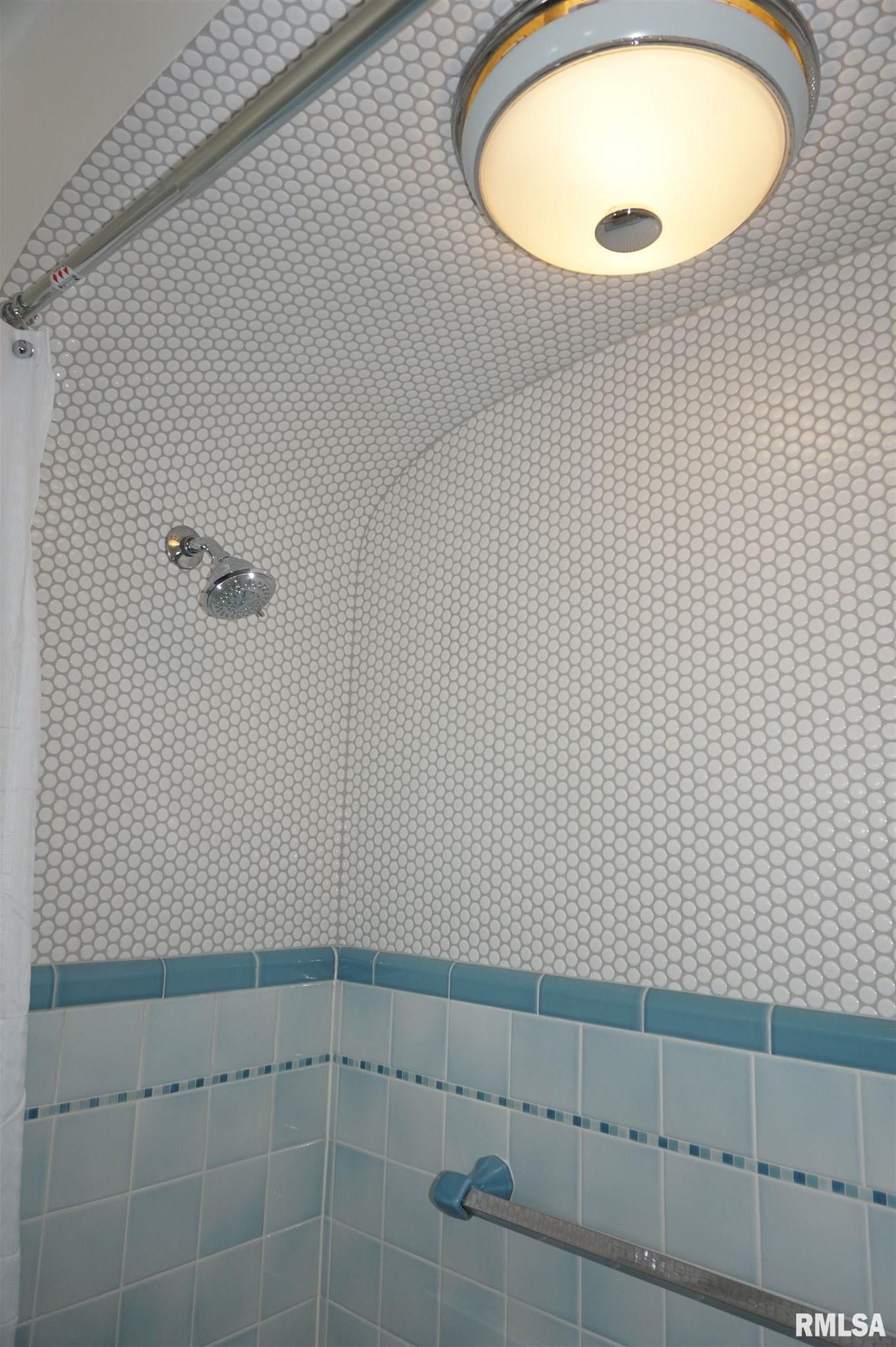 704 Springfield Road East Peoria, IL 61611 - Photo 21 of 41 Gallery Image 21
