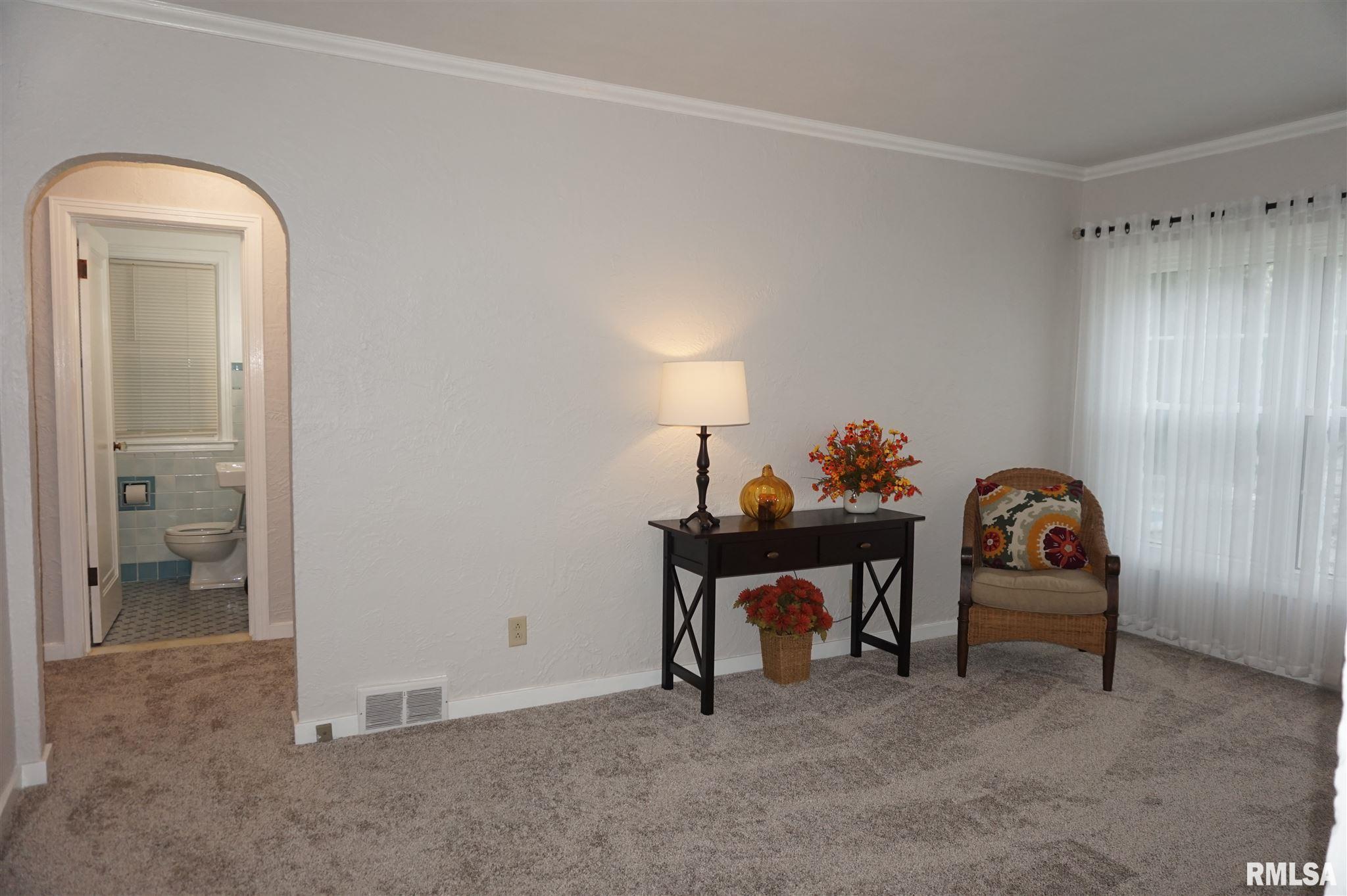 704 Springfield Road East Peoria, IL 61611 - Photo 8 of 41 Gallery Image 8