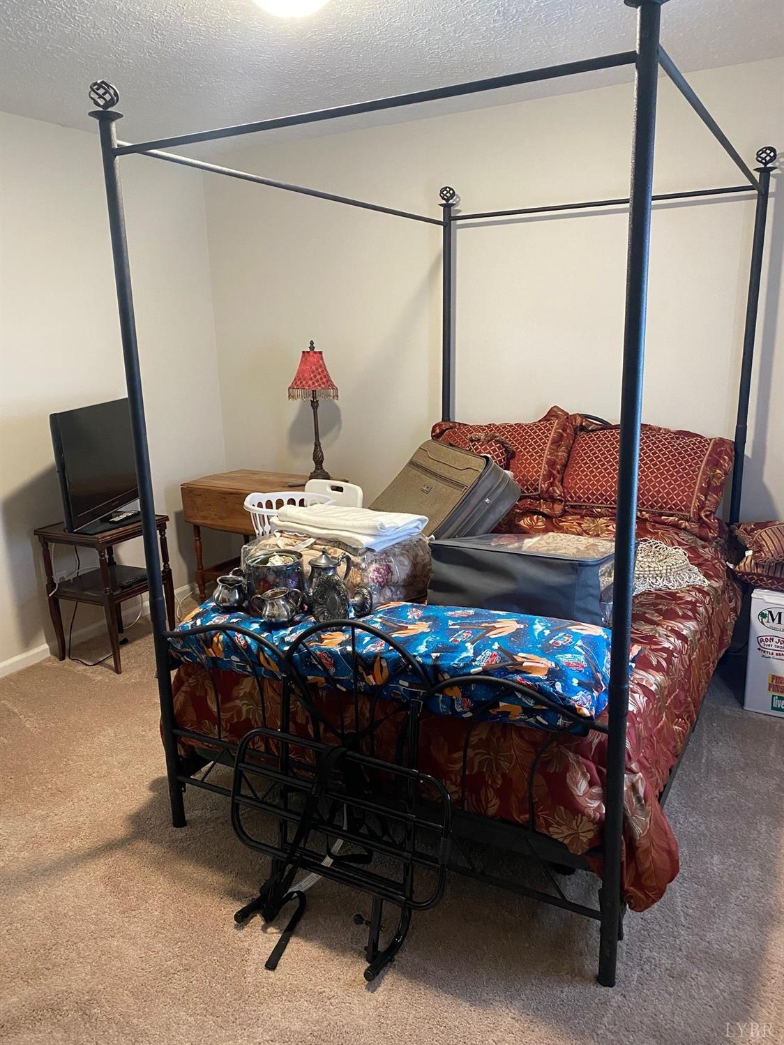 3501 Fort Avenue, Unit 29 Lynchburg, VA 24501 - Photo 11 of 16 a room with furniture