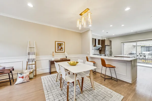 $1,250,000 | 24 South Throop Parkway, Chicago, IL 60607