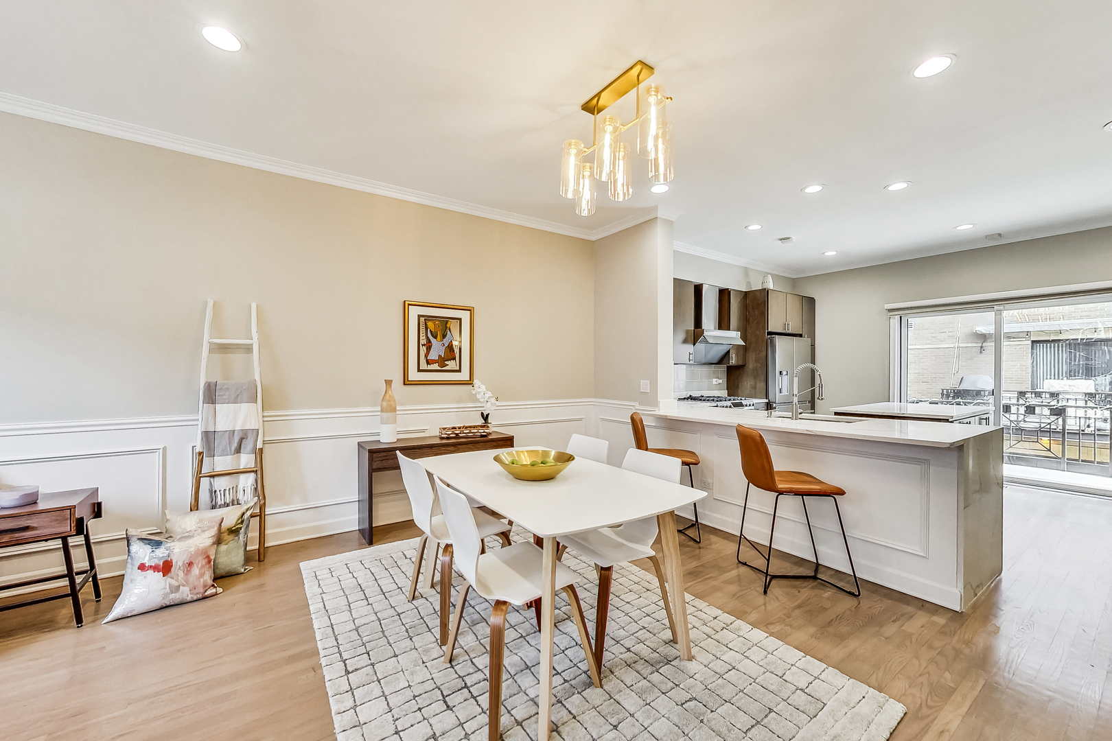 24 South Throop Parkway Chicago, IL 60607 - Photo 13 of 32