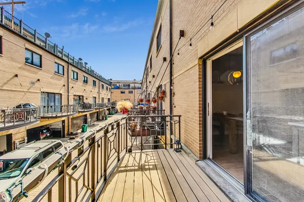$1,250,000 | 24 South Throop Parkway, Chicago, IL 60607