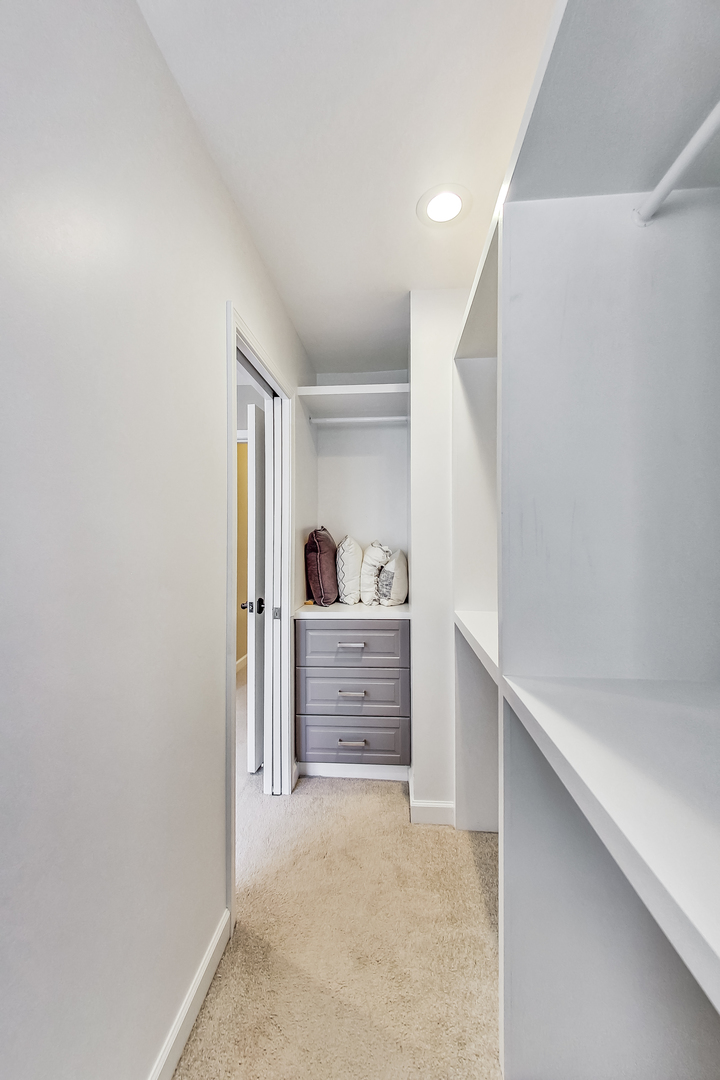 24 South Throop Parkway Chicago, IL 60607 - Photo 17 of 32