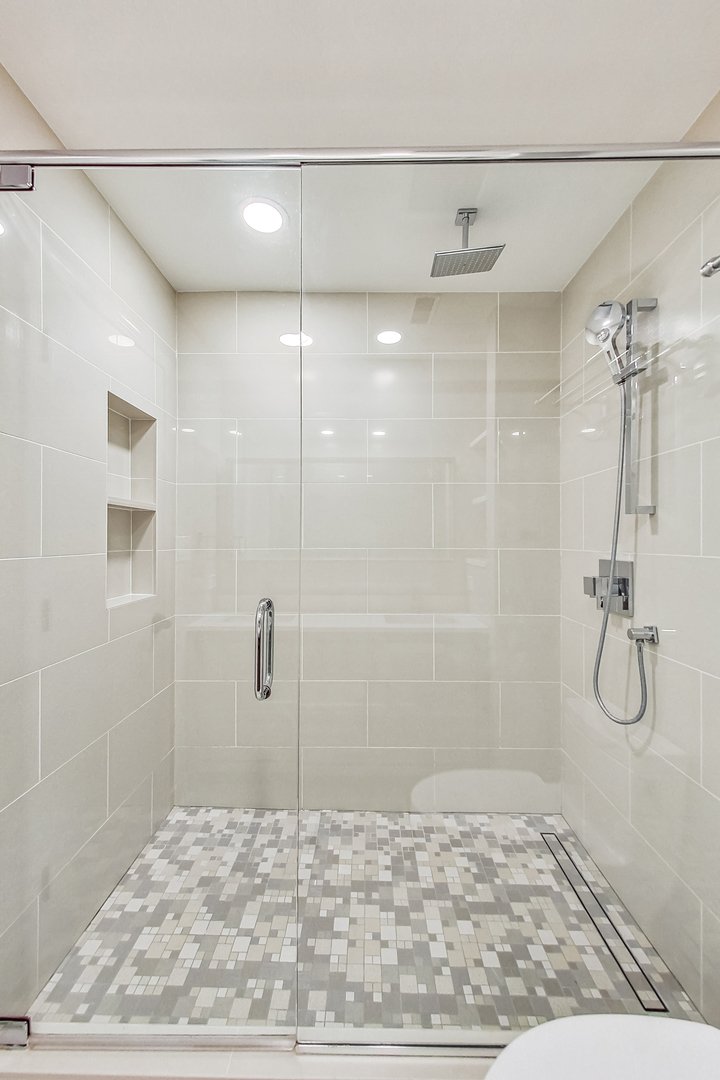 24 South Throop Parkway Chicago, IL 60607 - Photo 19 of 32