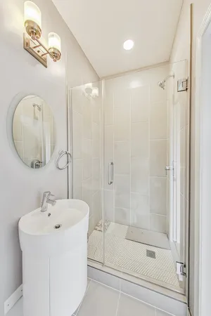 $1,250,000 | 24 South Throop Parkway, Chicago, IL 60607