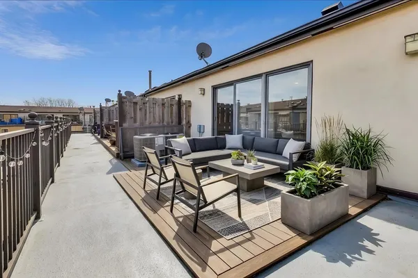 $1,250,000 | 24 South Throop Parkway, Chicago, IL 60607