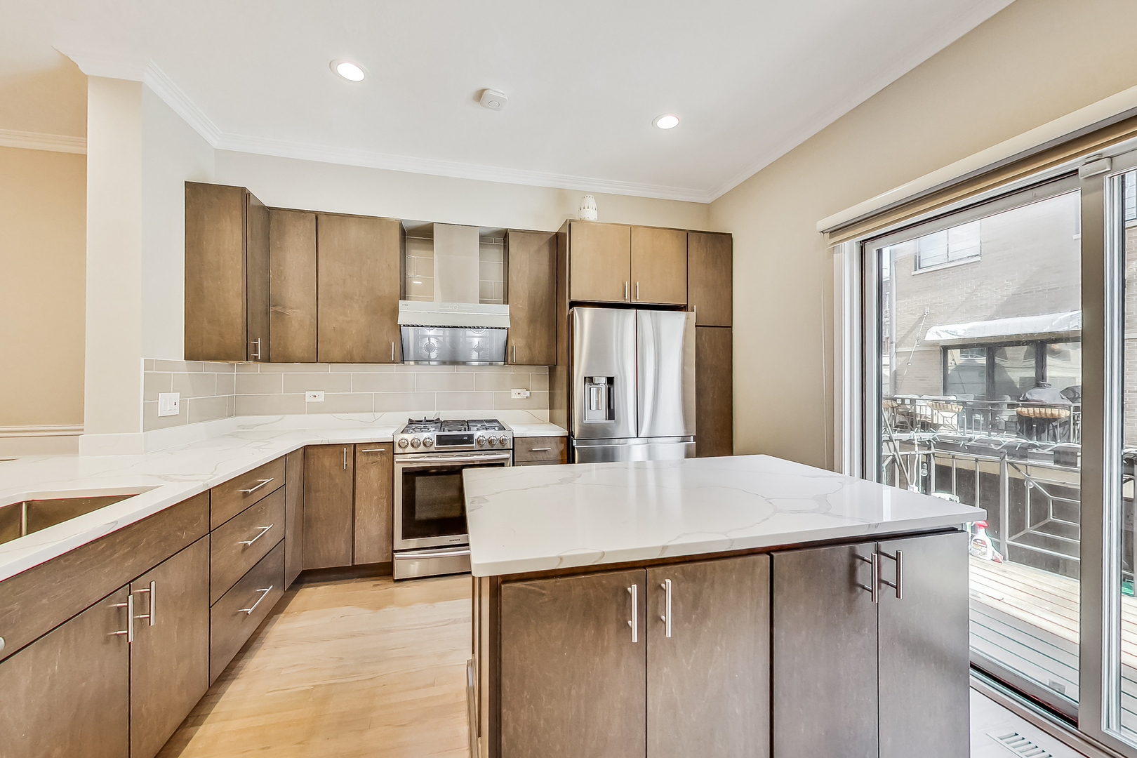 24 South Throop Parkway Chicago, IL 60607 - Photo 8 of 32