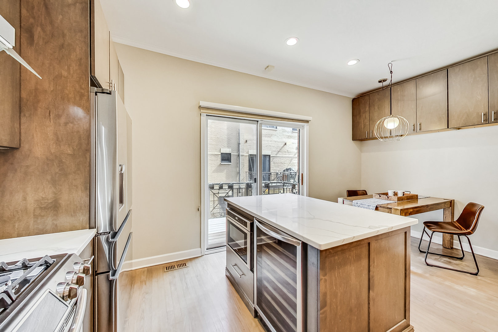 24 South Throop Parkway Chicago, IL 60607 - Photo 9 of 32