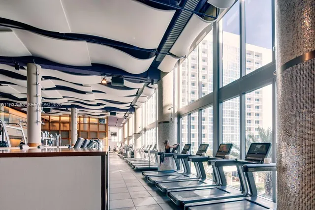 $2,300,000 | 6899 Collins Avenue, Unit 1008, Miami Beach, FL 33141