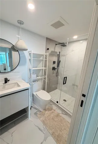 $2,300,000 | 6899 Collins Avenue, Unit 1008, Miami Beach, FL 33141