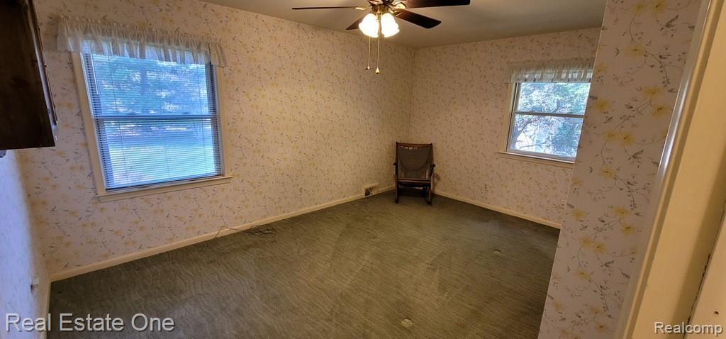4384 Fieldbrook Road West Bloomfield, MI 48323 - Photo 25 of 36 20210407_143824.jpg